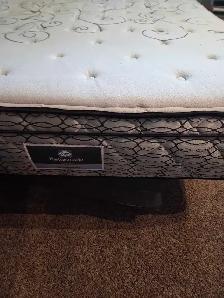 free queen bed and boxspring - Photo 2