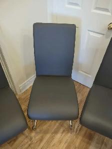 Four 4 Dining Chairs in Great Condition - Photo 4