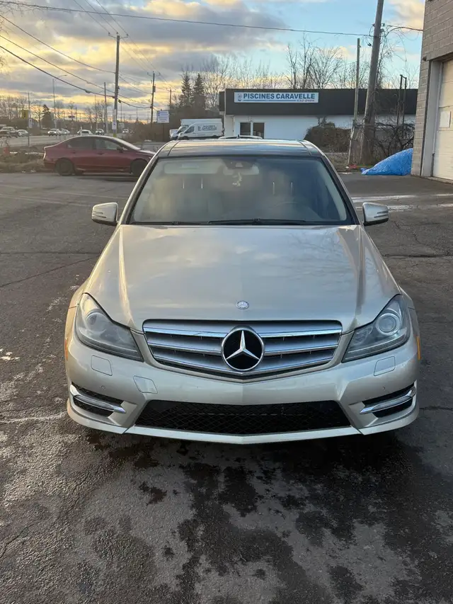 Mercedes-Benz C350 2012