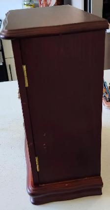Good condition wooden jewelry box for sale! - Photo 5