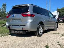 2020 Toyota sienna wheel chair van - Photo 5