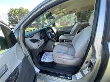 2020 Toyota sienna wheel chair van - Photo 7