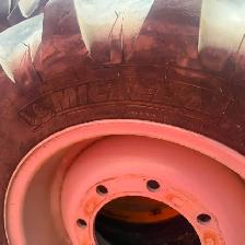280/80R20 MICHELIN XMCL​ & RIM​ - Photo 2