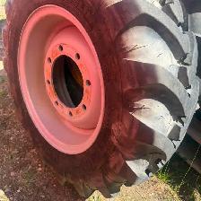 280/80R20 MICHELIN XMCL​ & RIM​ - Photo 4