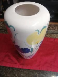 Large ceramic vases $10 each - Photo 3