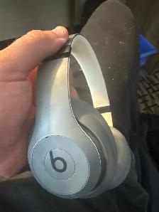 selling brand new studio beats Pros
