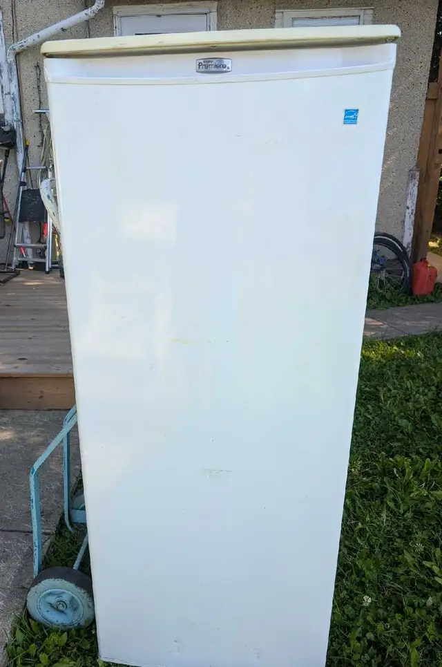 Danby Upright Freezer Model # DUF809WE 07/2011