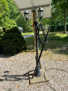 OUTDOOR TRI-LITE LAMP POST $50 - Photo 2