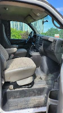2010 GMC Savana Extended - Photo 9