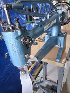 SINGER SEWING MACHINE  ELECTRIC - Photo 9