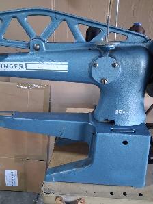 SINGER SEWING MACHINE  ELECTRIC - Photo 10