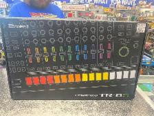 Roland TR-8S Rhythm Performer @ Cashopolis!! - Photo 2
