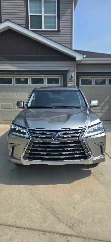 2017 Lexus LX570 - Photo 5