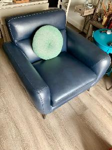 causeuse et fauteuil en cuir - Photo 2