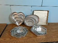 Wilton Cake Pans &  Wedding Pans & Tierd Acrylic Stand - Photo 2