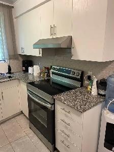 Immediately Available 4 1/2 near Metro University of Montreal - Photo 3