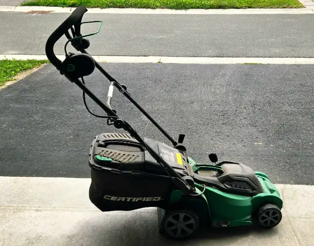 electric lawnmower