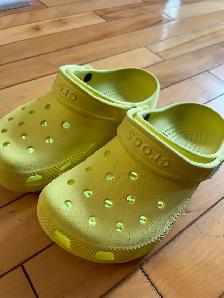 Crocs size 1