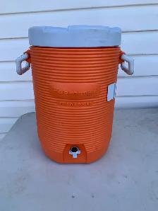 Rubbermaid Beverage Cooler