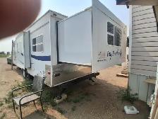 2007 Jay Feather 30’ With 2 Slide Outs - Photo 2
