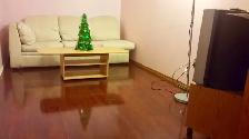 5 mins walk to U of C, Brentwood station, 650 all included - Photo 4