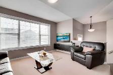 SHOW HOME QUALITY - 2 BED FULLY FURNISHED MAIN FLOOR HOME! - Photo 3