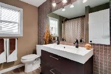 SHOW HOME QUALITY - 2 BED FULLY FURNISHED MAIN FLOOR HOME! - Photo 7