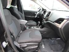 2016 Jeep Cherokee 4WD 4dr NORTH V6 3.2L|Remote Start|No Acciden - Photo 9
