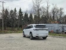 2026 Buick Enclave Avenir- Panoroof - Vented Seats - Demo/Used - Photo 11