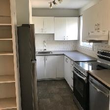 Beautiful 2-Story 964 Sq. Ft Condo for Rent – 2 Bdrms, 1.5 Bath - Photo 2