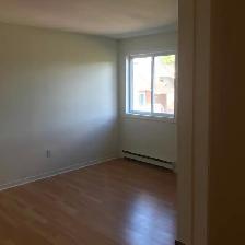 Beautiful 2-Story 964 Sq. Ft Condo for Rent – 2 Bdrms, 1.5 Bath - Photo 9