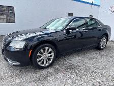2018 Chrysler 300 300 Touring AWD - Photo 2