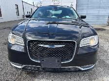 2018 Chrysler 300 300 Touring AWD - Photo 13