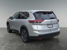 2025 Nissan Rogue SV Moonroof - Photo 4