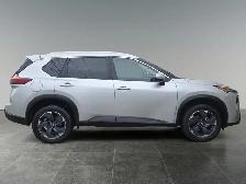 2025 Nissan Rogue SV Moonroof - Photo 8
