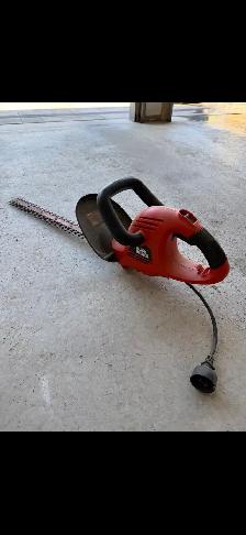 Hedge Trimmer $20 Electric (Brampton) Black & Decker