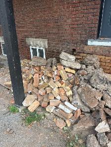 Free Old Bricks - Photo 2