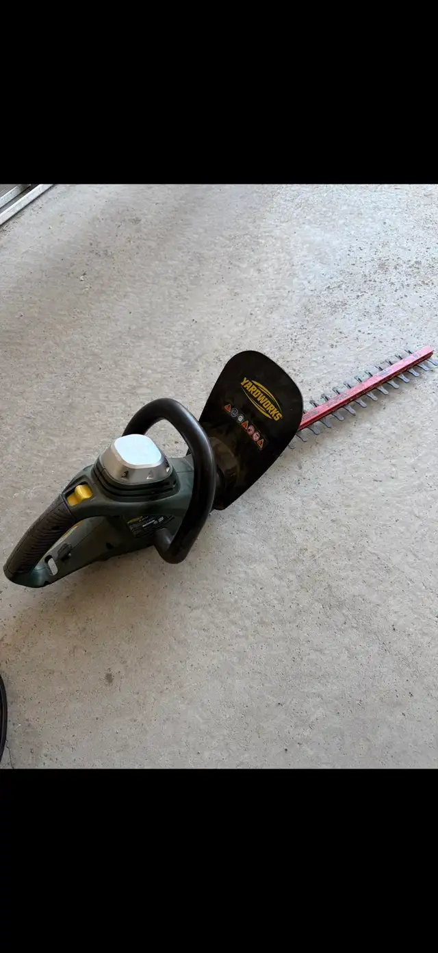 Hedge Trimmer $20 Electric (in Brampton) Yardworks