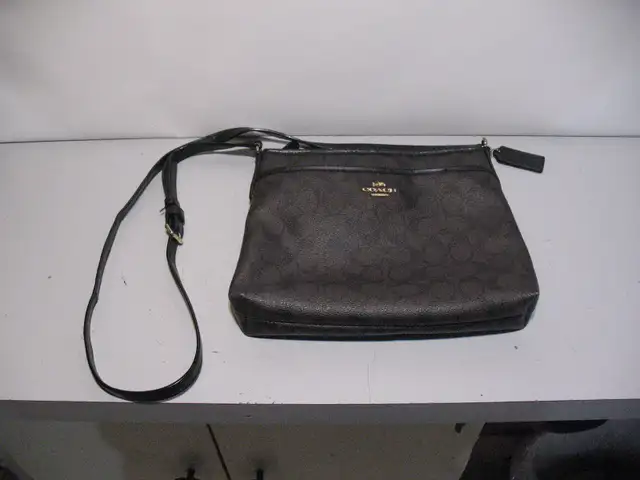 COACH Crossbody Shoulder Bag/Purse, LIKE NEW