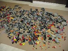 Over 2600 Random LEGO Pieces - Photo 2