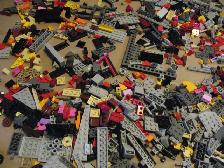 Over 2600 Random LEGO Pieces - Photo 5