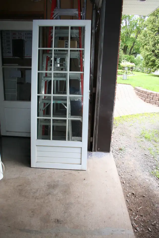 50$ Chaque 2 portes (patio) fenetre 30'' x 77 1\2'' Livraison po