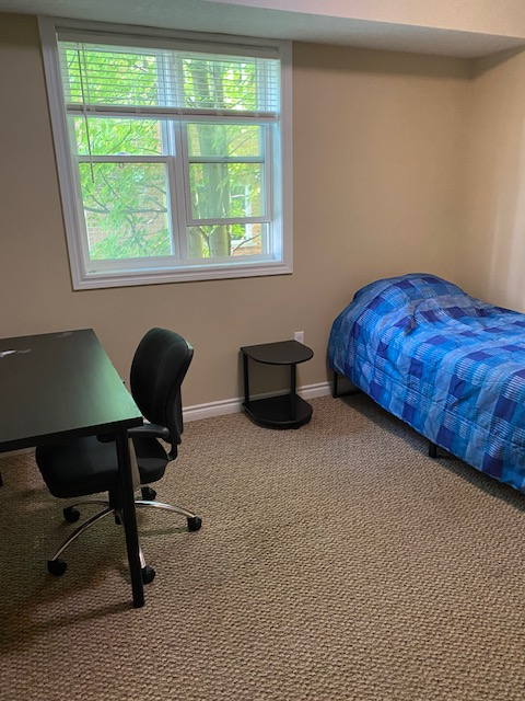CLOSE TO UW - ALL MALE APT.  - ONLY ONE ROOM LEFT