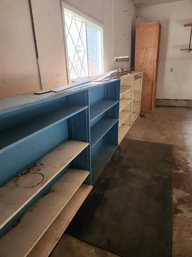 Free Shelving