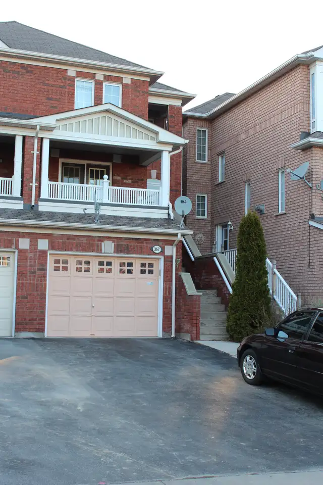 Three Bed semi house in Mississauga