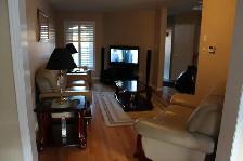 Three Bed semi house in Mississauga - Photo 2