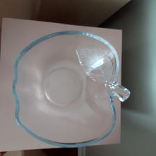 BEAU VASE NEUF EN VERRE ÉPAIS 9'LARx4'HAU AVEC UNE FLEUR: $10.00 - Photo 3