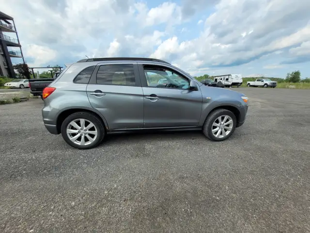 Mitsubishi RVR GT 2012