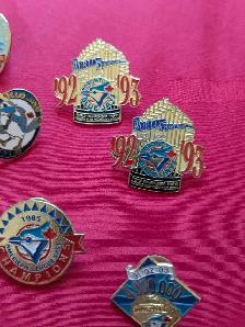 Blue Jay pins - Photo 6