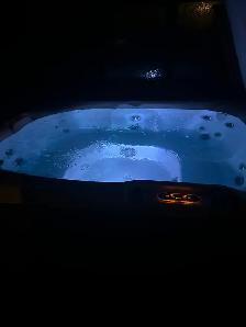 2023 Beachcomber 5 person Hot Tub - Photo 3